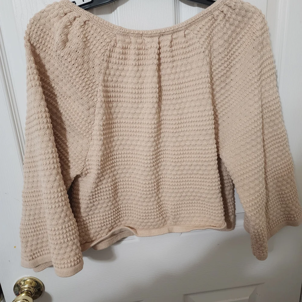 Women's Cream Sweater Size Small - Picture 5 of 5